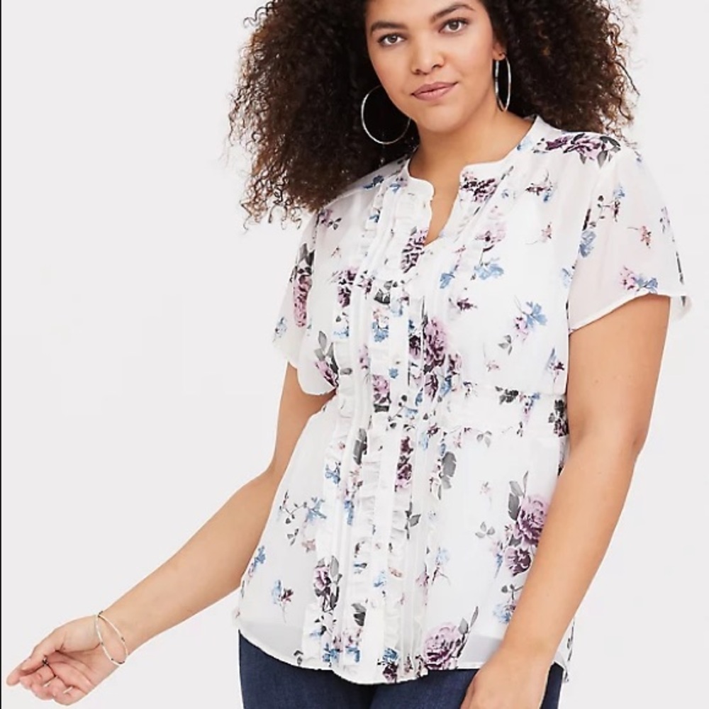 NWOT Torrid 1 Ruffle Blouse